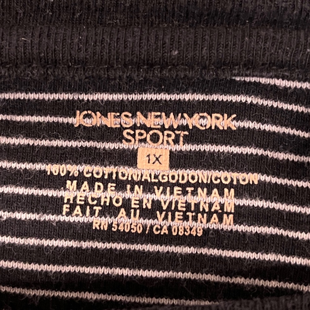 Jones NY Top - Picture 2 of 3